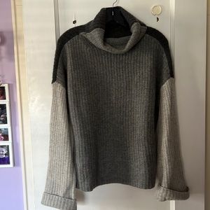 Women's cashmere turtleneck